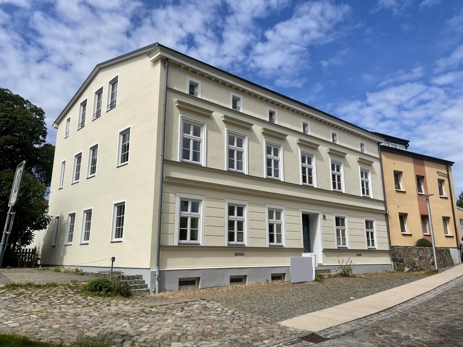 Giebelansicht mit Seeblick - Altfähr.jpg