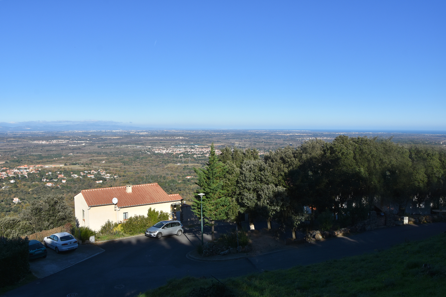 Villa-Josephine-Blick-Roussillon-Meer.jpg