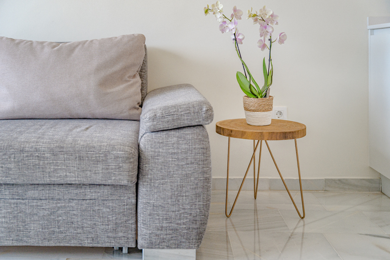 Altamira 415 7 Sofa en Tafeltje Detail.jpg