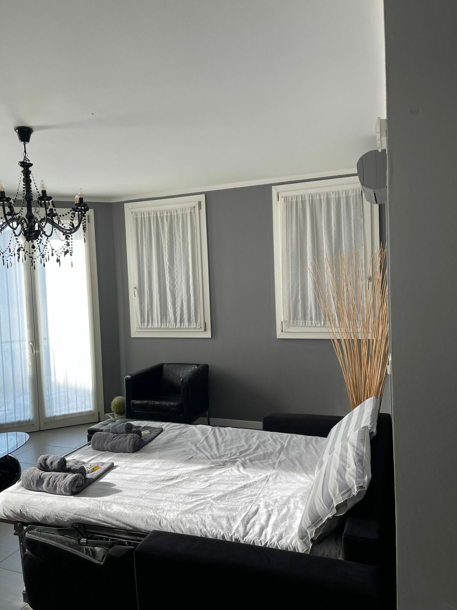 PHOTO-2024-04-12-17-37-38 2.jpg