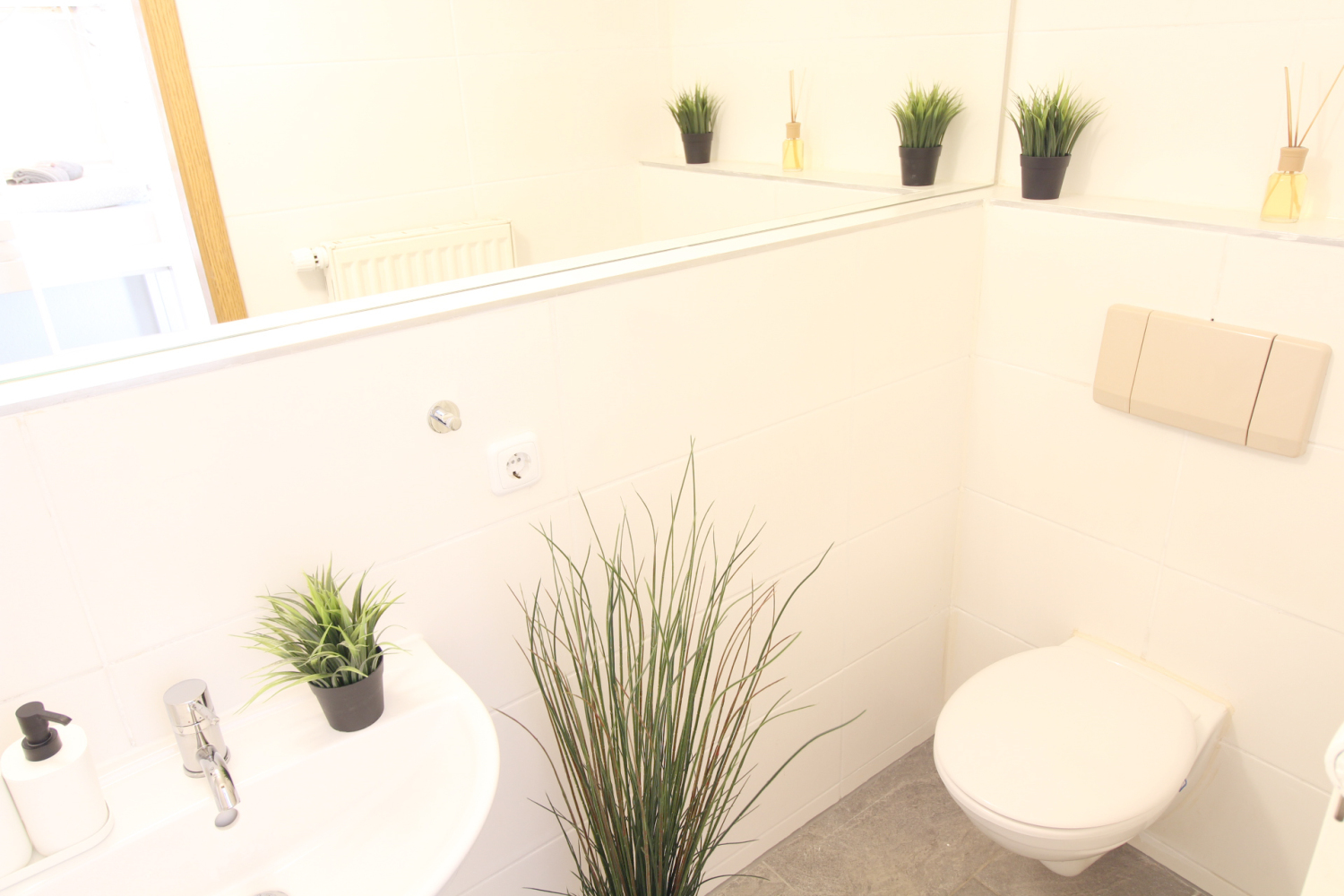 2023-09-21 - 102 - bath-b_b.jpg