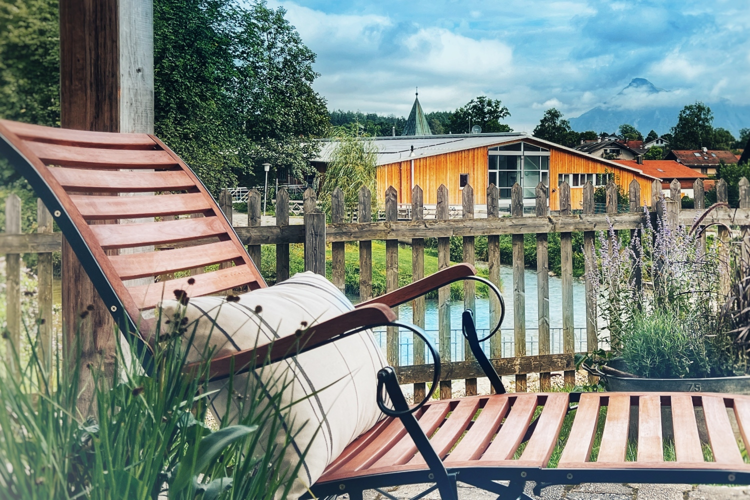 Liege auf der Terrasse der Fewo Bachperle.JPG