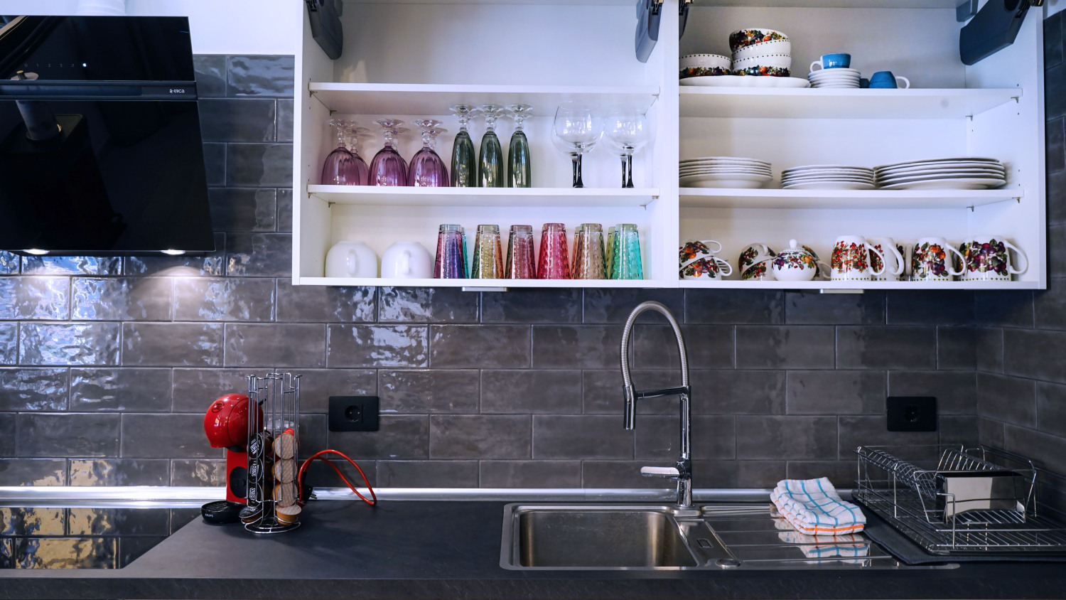 Glaeser u Geschirr.jpg