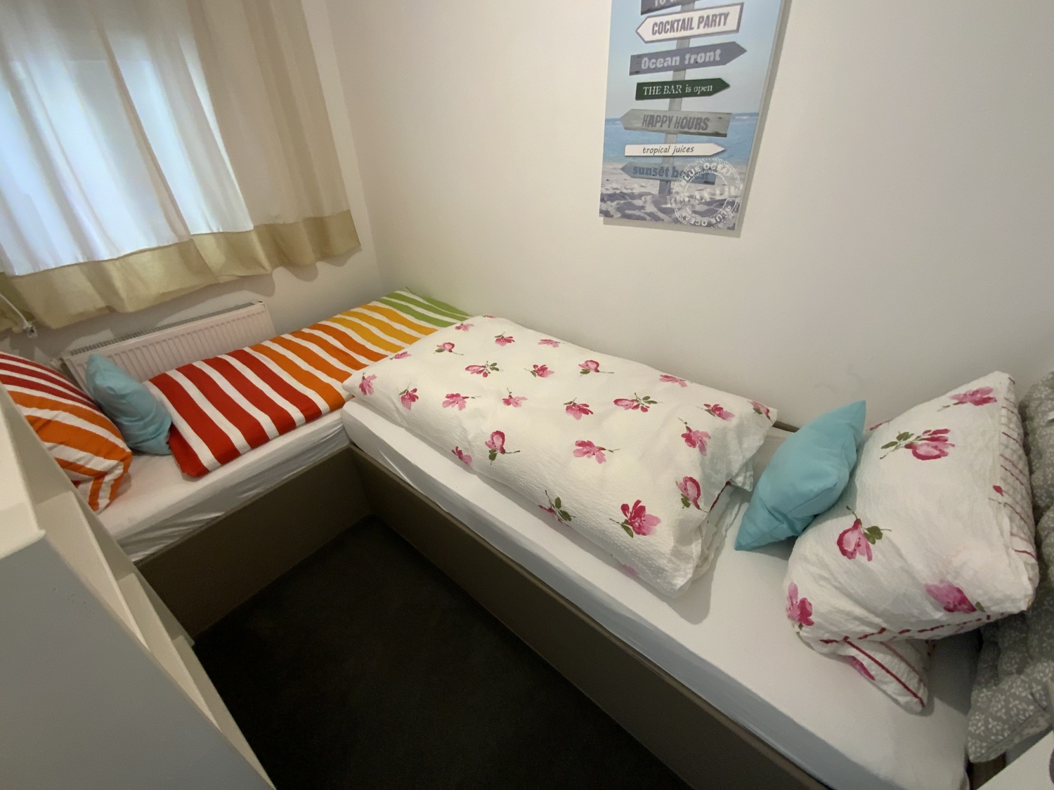 Schlafzimmer mit 2 Einzelbetten.jpg