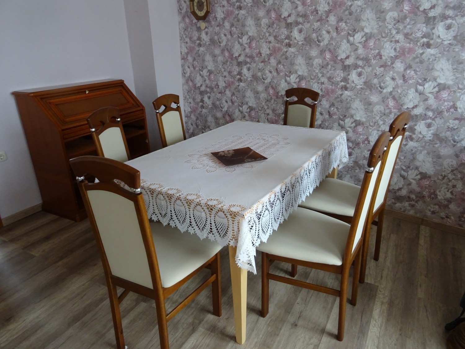 Esstisch Wohnzimmer_DSC09874.JPG