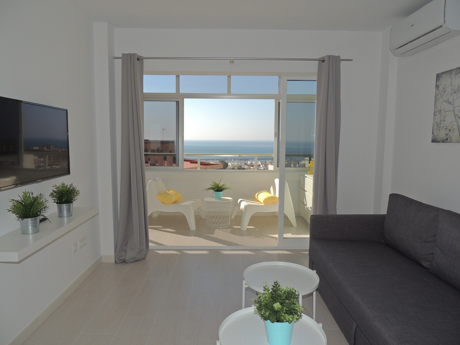 Living Room deco (5)R.jpg