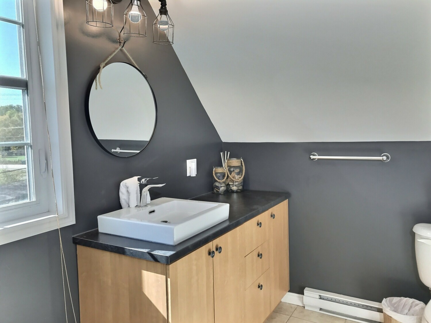 26; Salle de bain au 1er étage.jpg