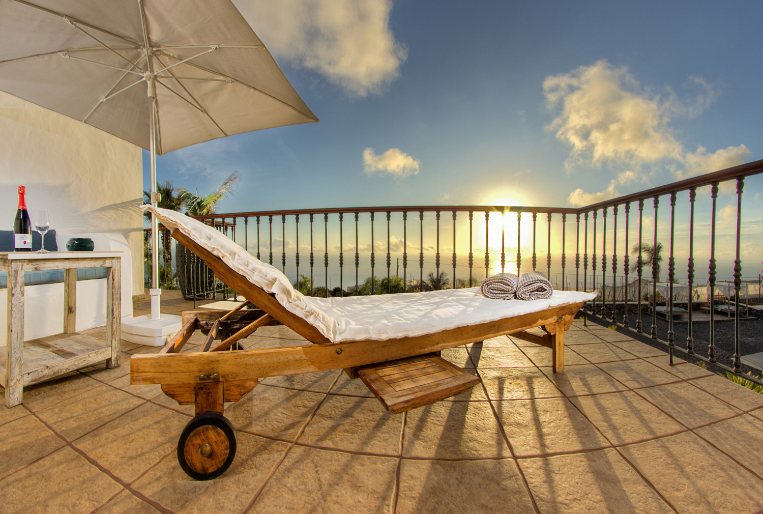 IMG_8133_4_5_tonemapped Panorama.jpg