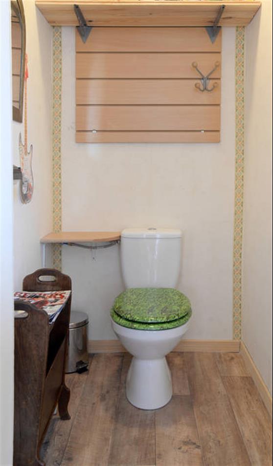 beziersapart beziers studio terrasse wc.jpg