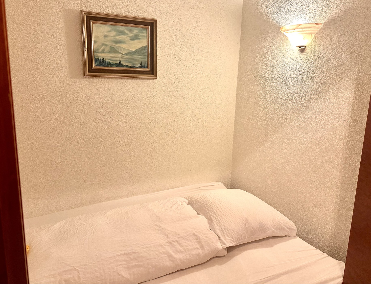 3. Bett - Schlafnische.jpeg