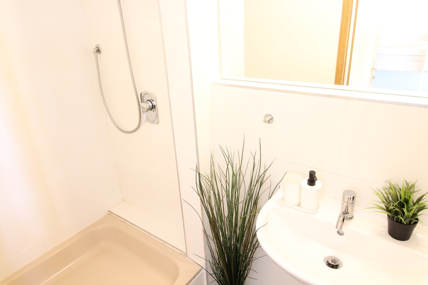 2023-09-21 - 102 - bath-a.jpg