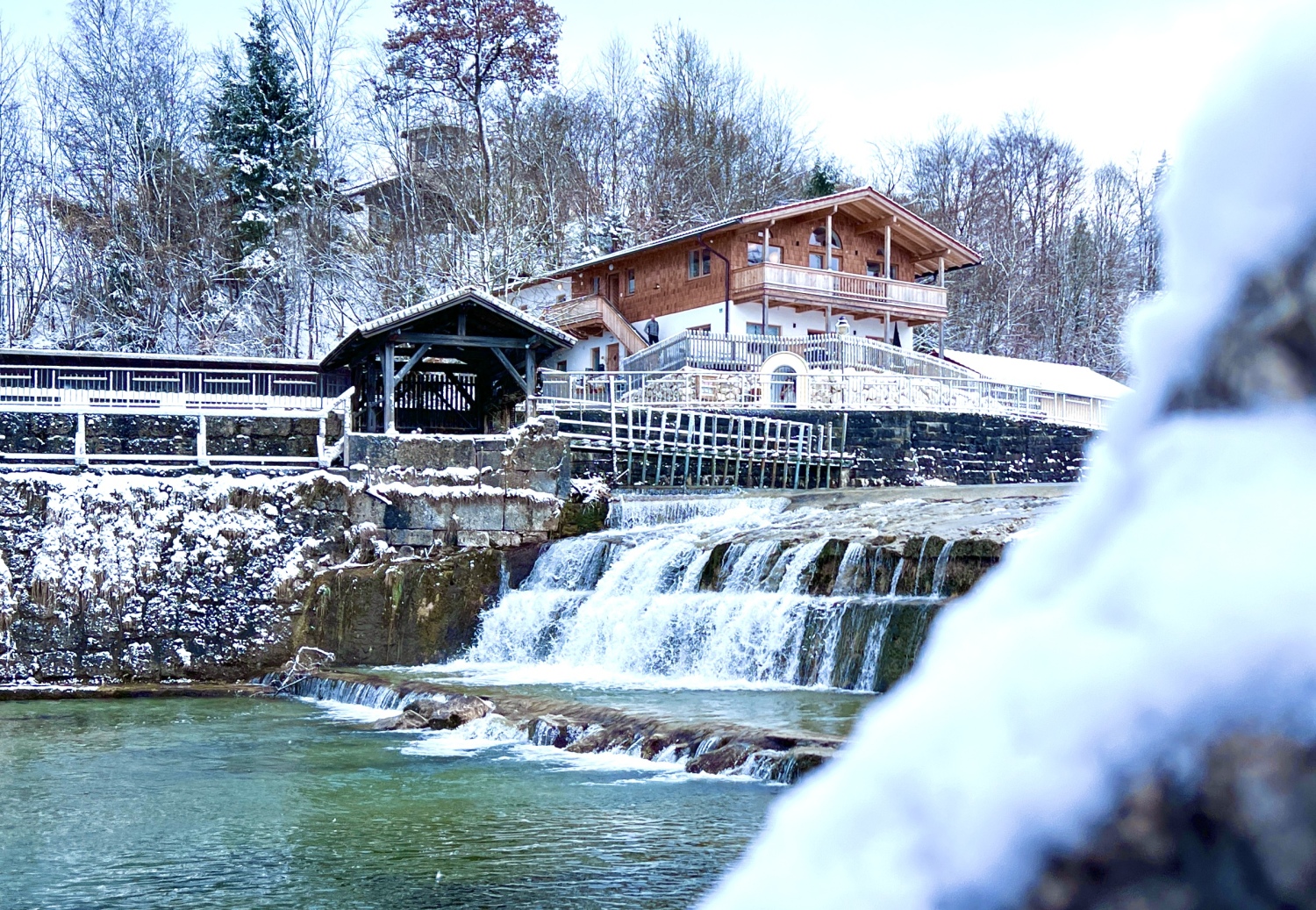 458 Ferienwohung im Alpen-Landhaus zwischen Berg und Bach am Kieferbachwehr, Kiefersfelden .jpg