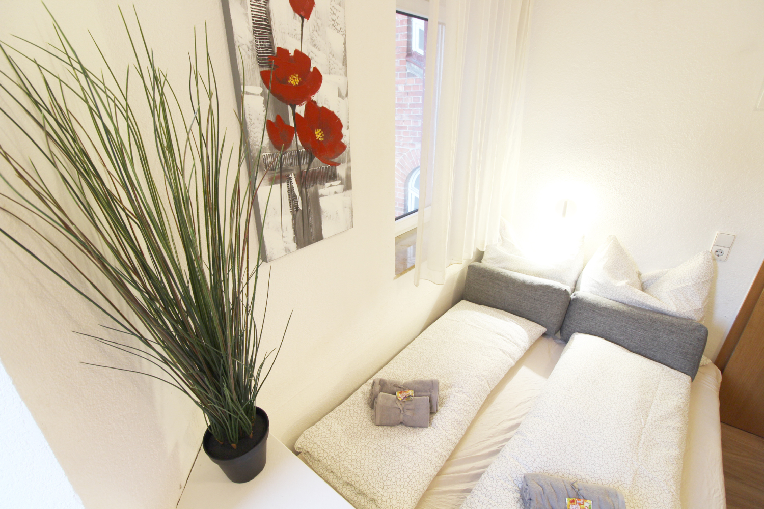 2022-10-26 - 106 - sleeping couch as bed.jpg