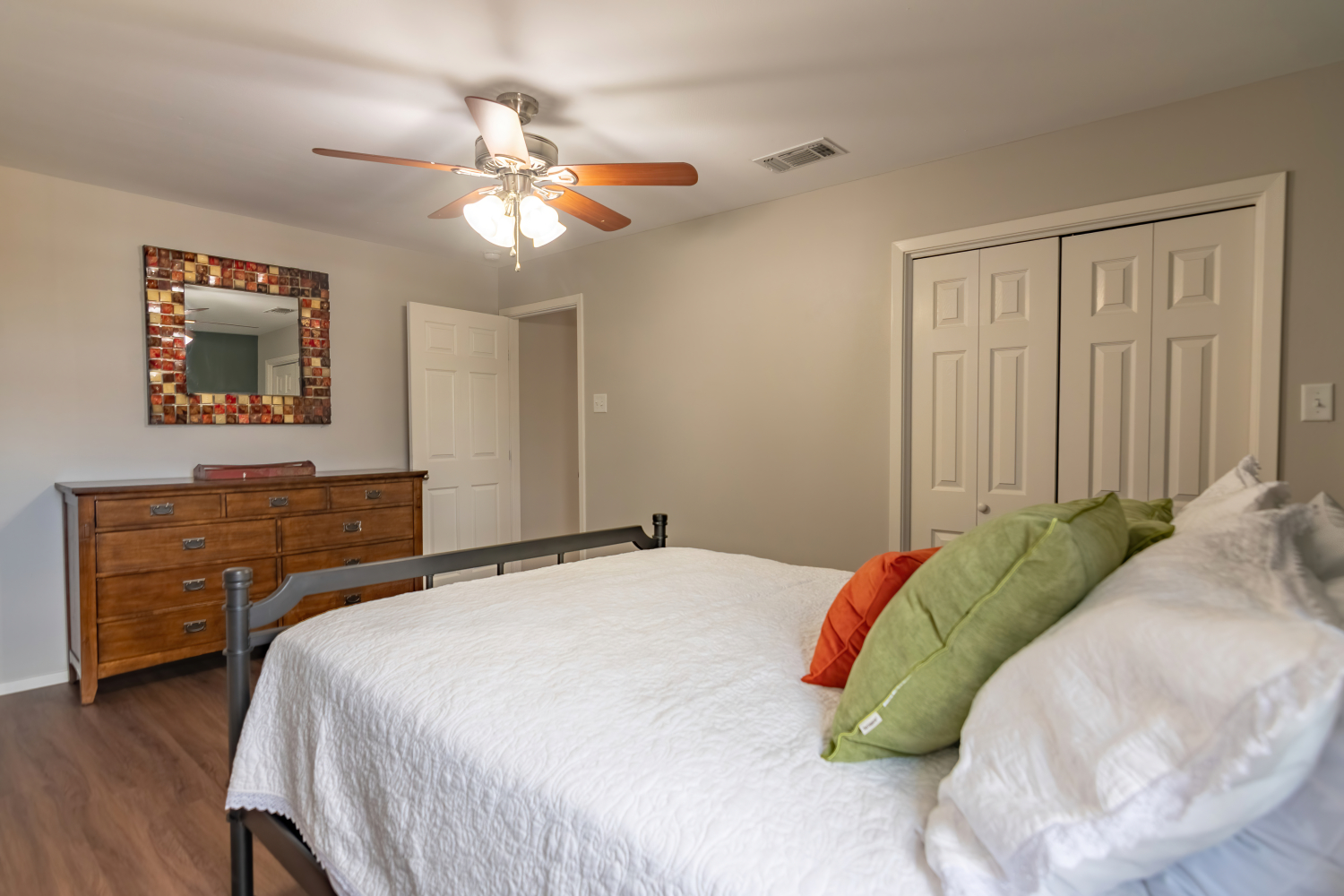 111Robinson-Unit B-013.jpg