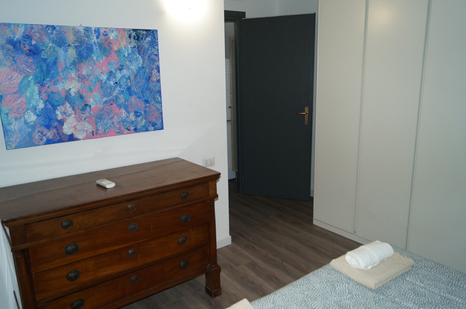 NAVIGLI DARSENA - CAMERA 15.JPG