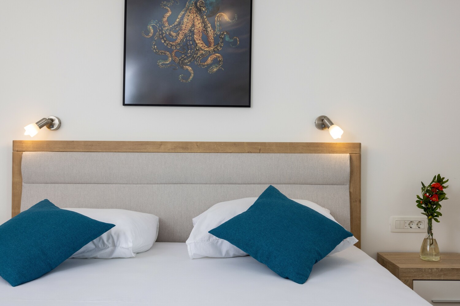 7_a22_bedroom6b - tiny.jpg