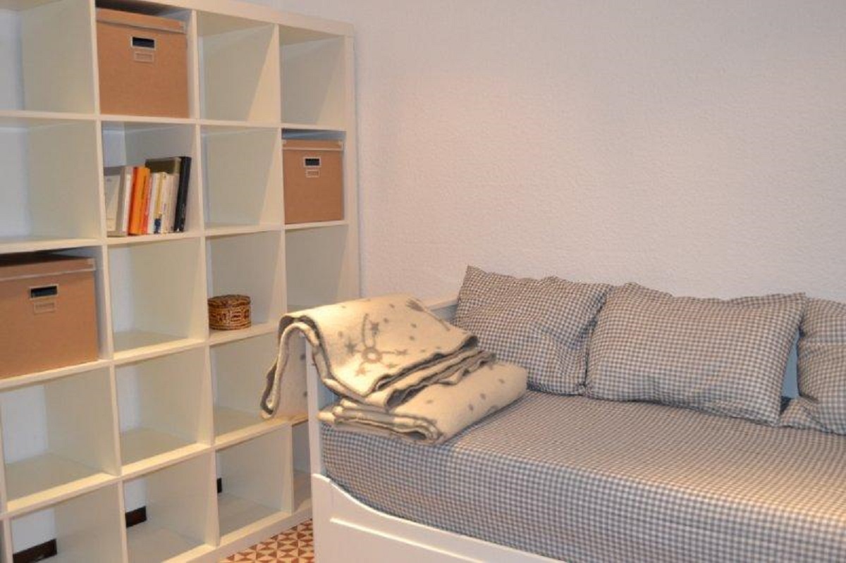 Sofa cama estantería.jpg