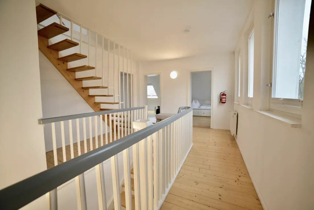 Villa Heidi Treppenhaus.JPG