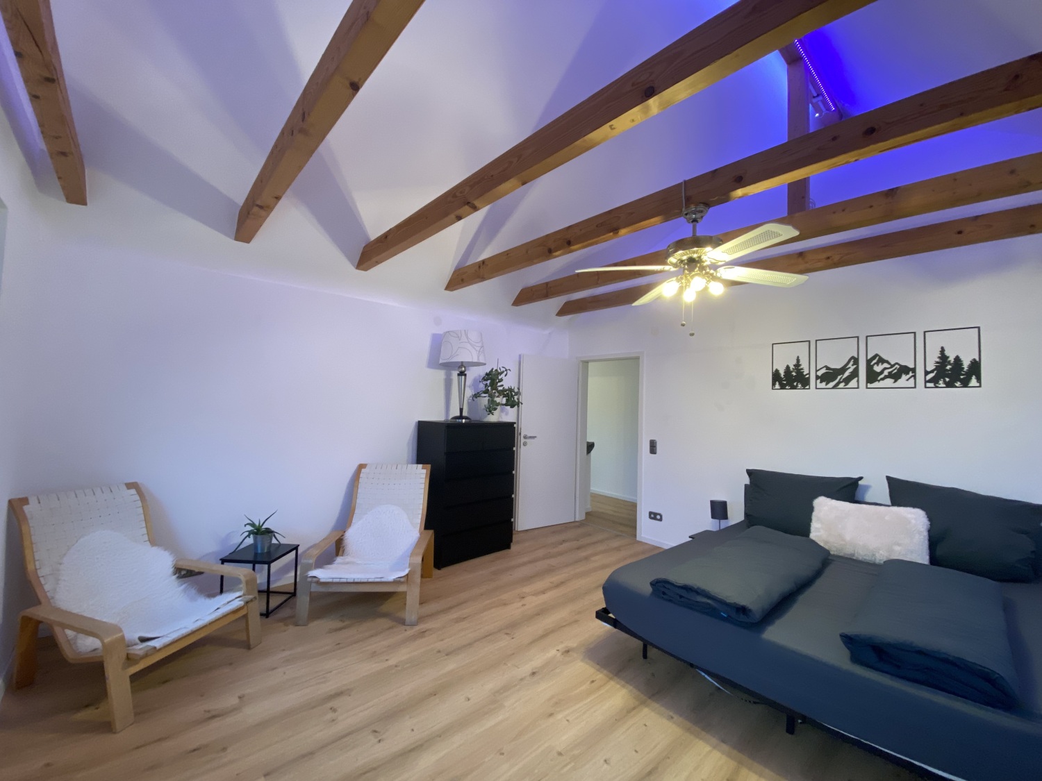 Schlafzimmer mit Sitzbereich.jpg