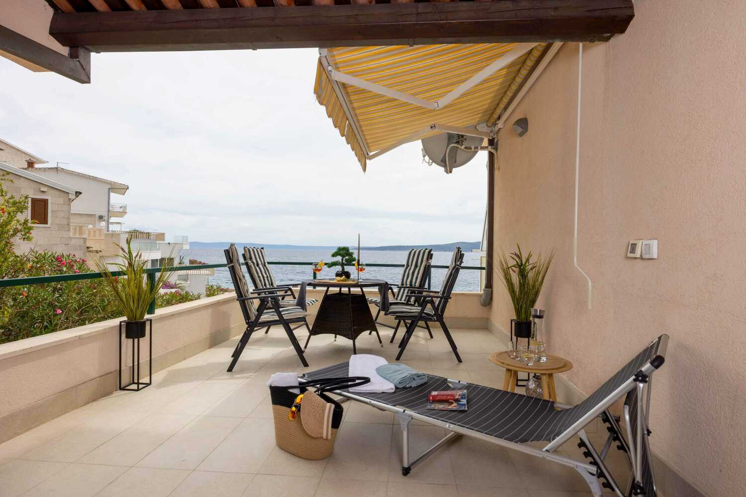 3_a21_veranda1 - tiny800kb.jpg