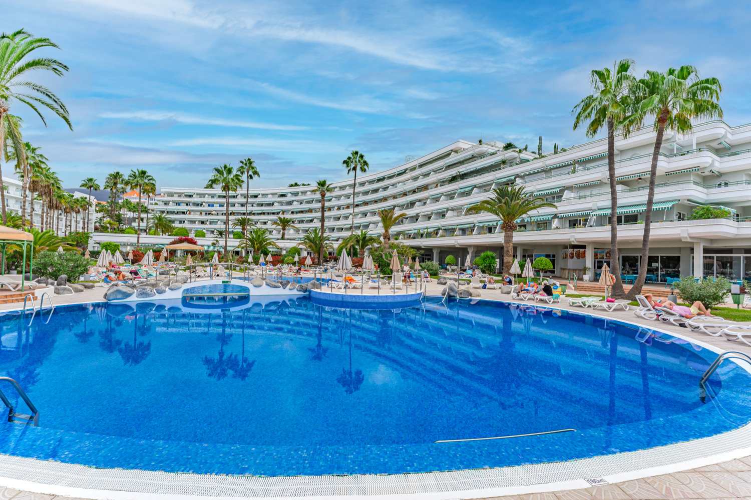 Altamira 415 21 Pool and Complex.jpg
