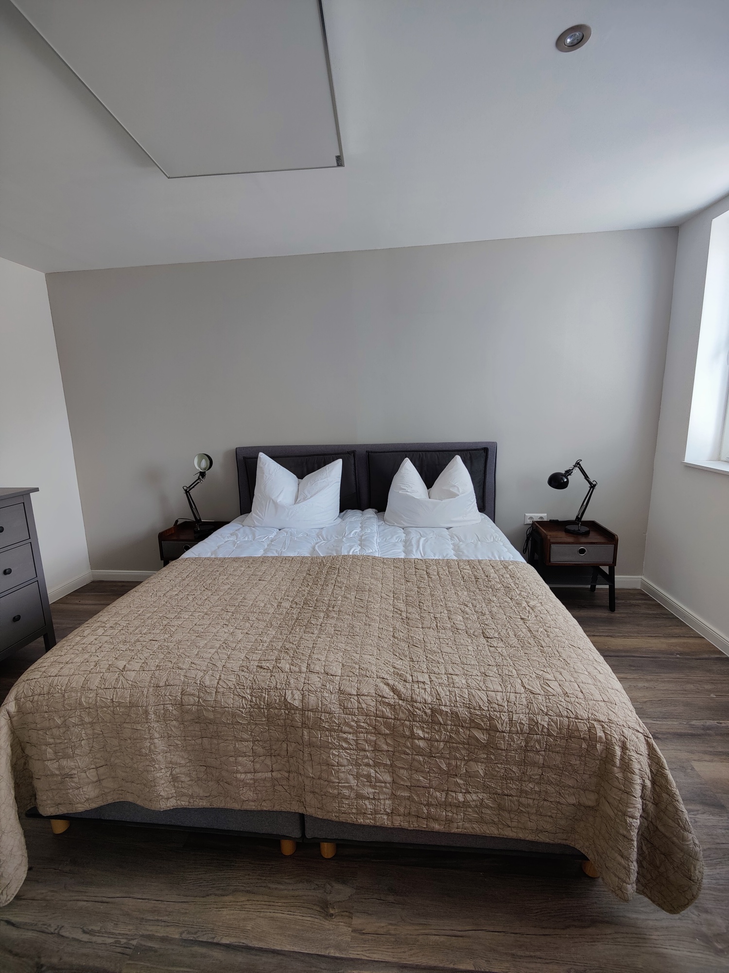 1. Schlafzimmer im EG.jpg