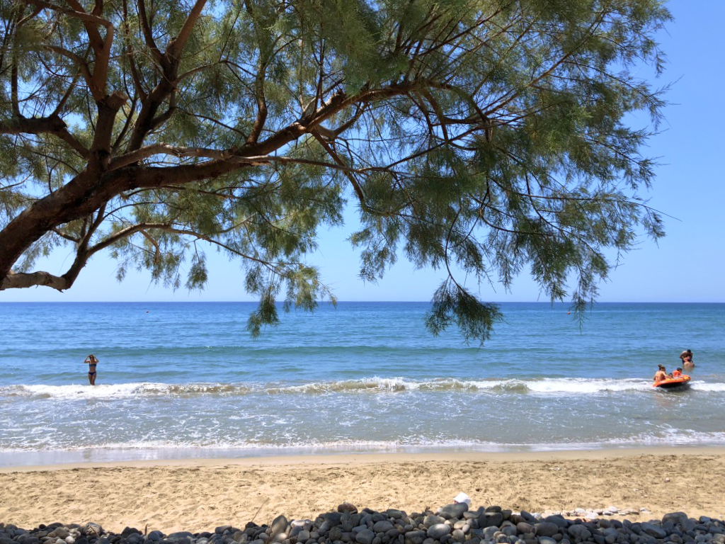 Strand Makrigialos.jpg