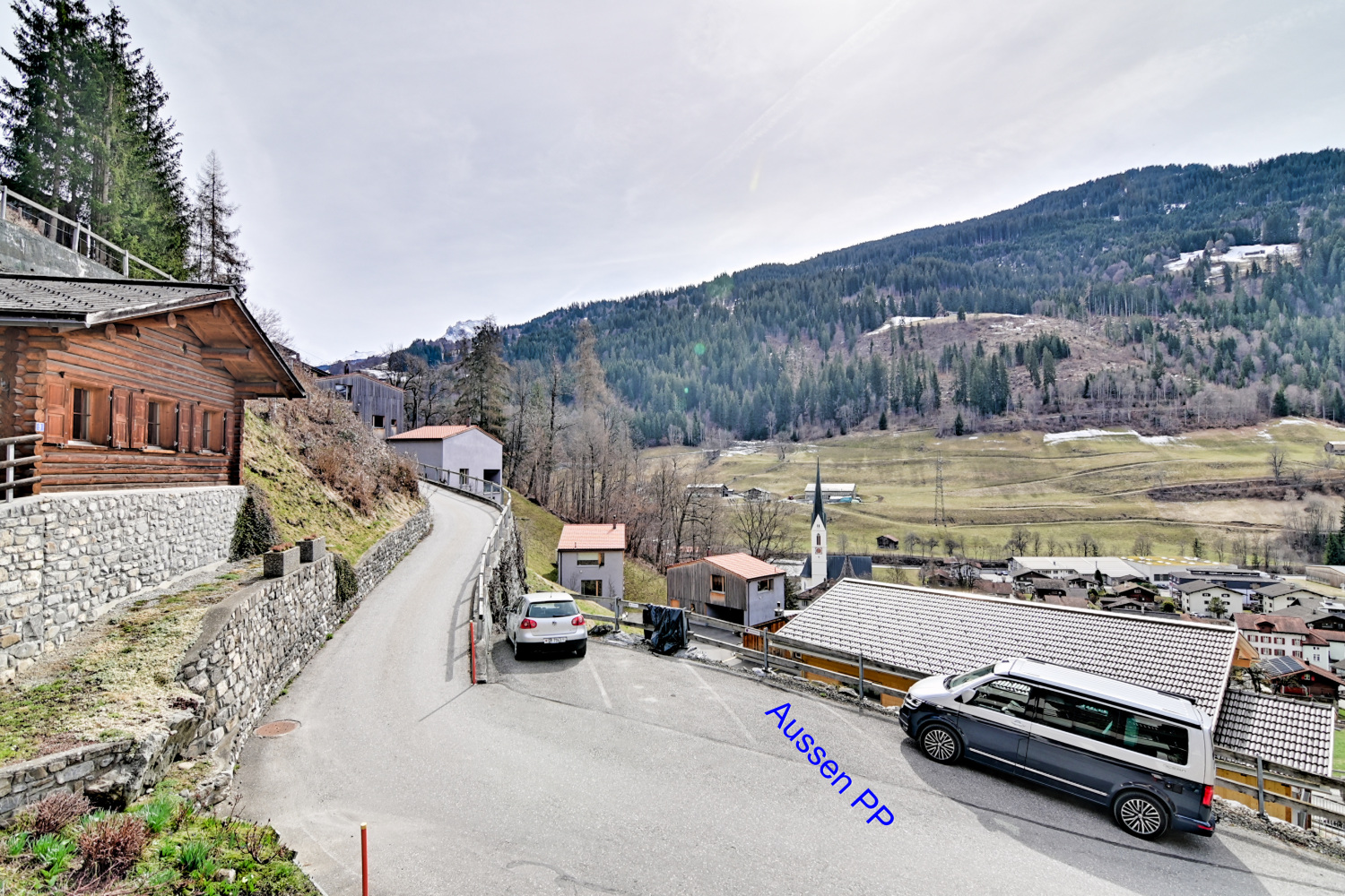 Aussicht von der Terrasse 3.5 Zimmer Wohnung mit Text.jpg