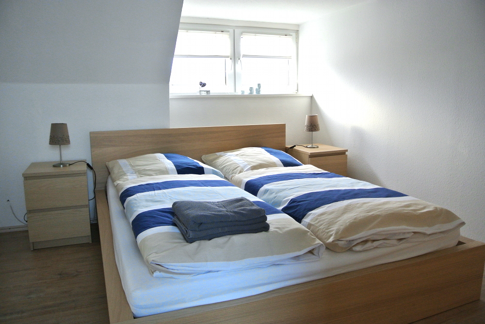 schlafzimmer03.JPG