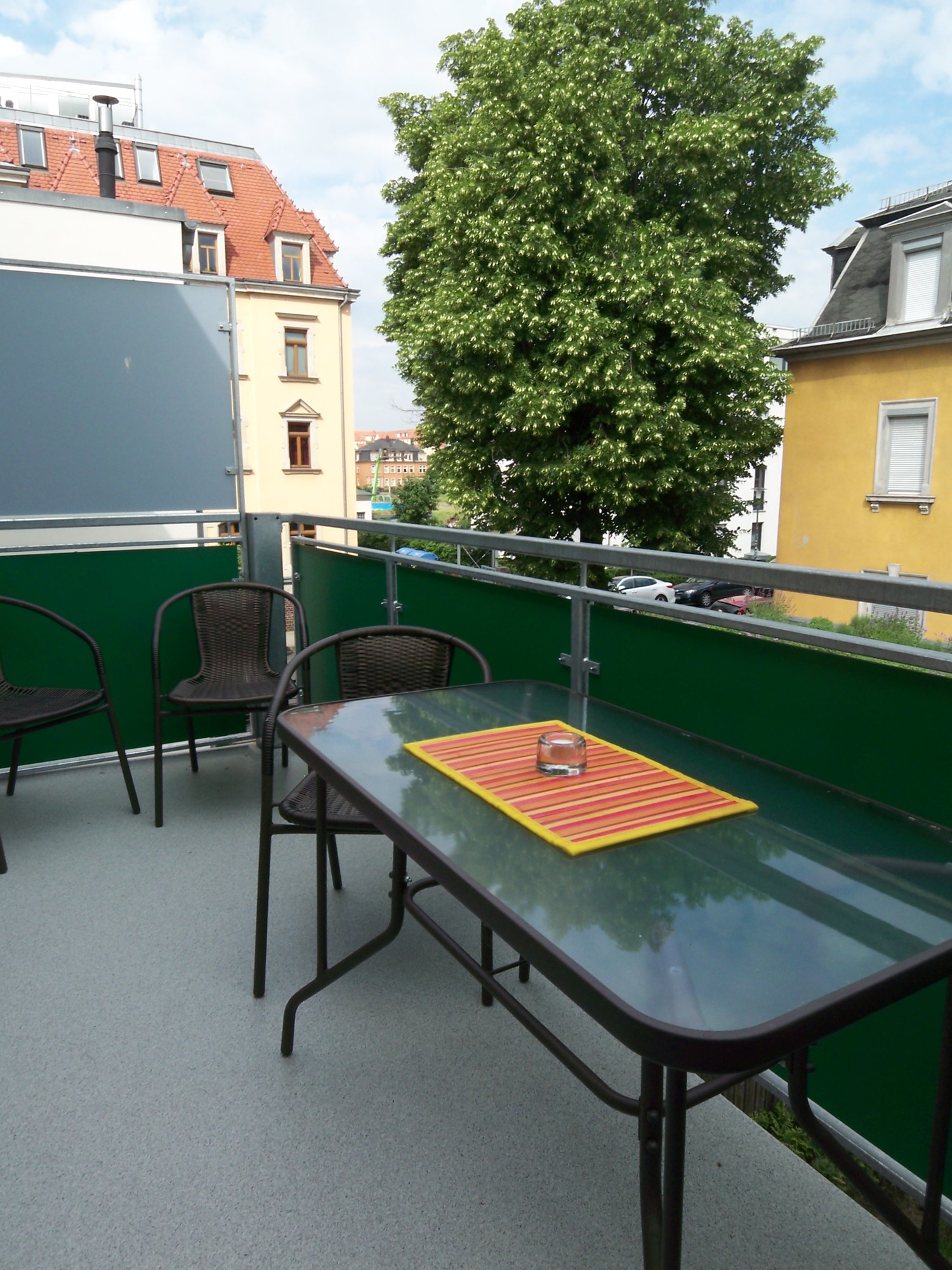 Ferienwohnungen Ambiente an der Elbe, Dresden und Am Theaterplatz ...