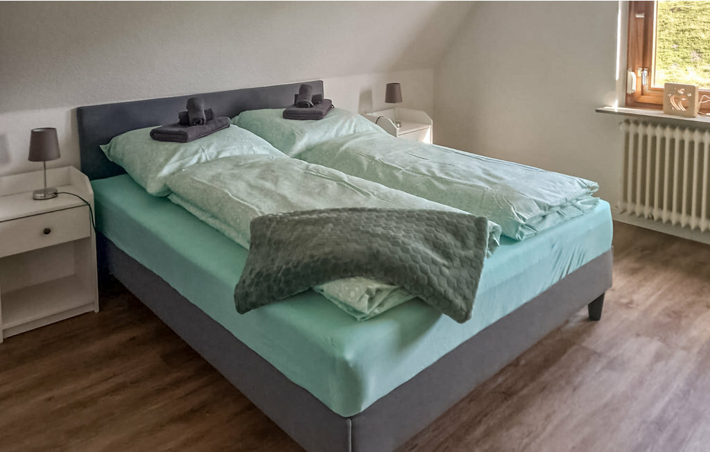 Schlafzimmer (3).jpg