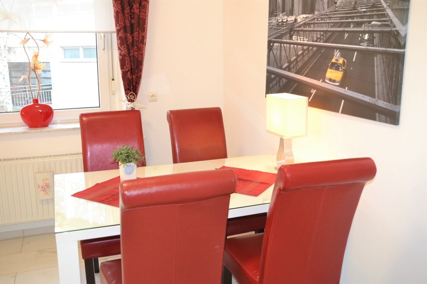 Esszimmer Tisch Web.jpg