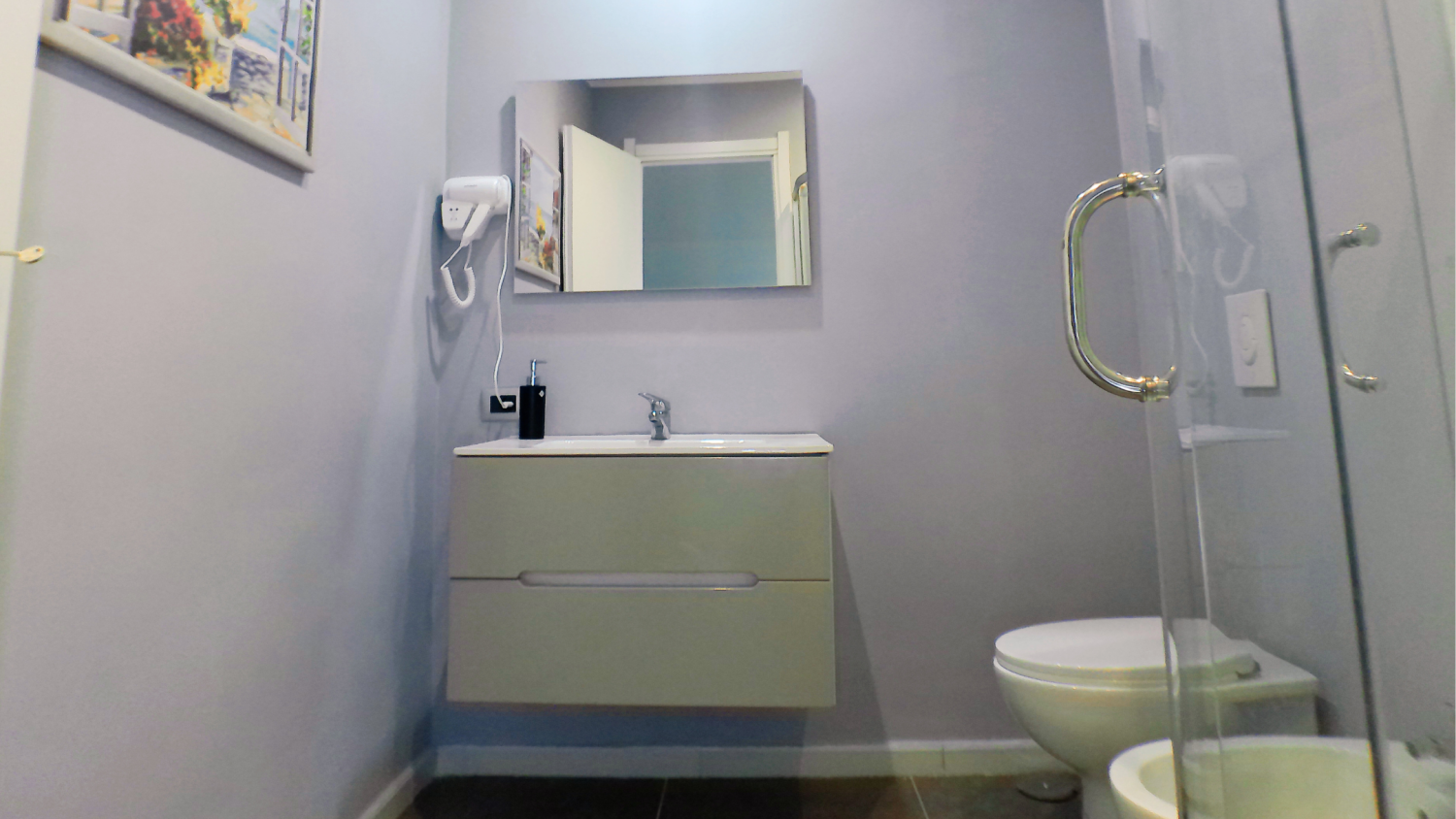 camera 2 scrivania   (1).png