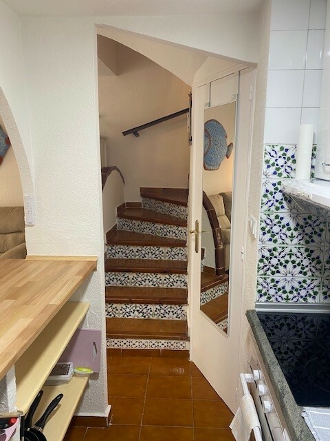 pic internal staircase 2.jpg