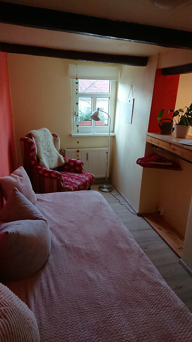 fewo2_schlafzimmer_zusatzbett_01.jpg