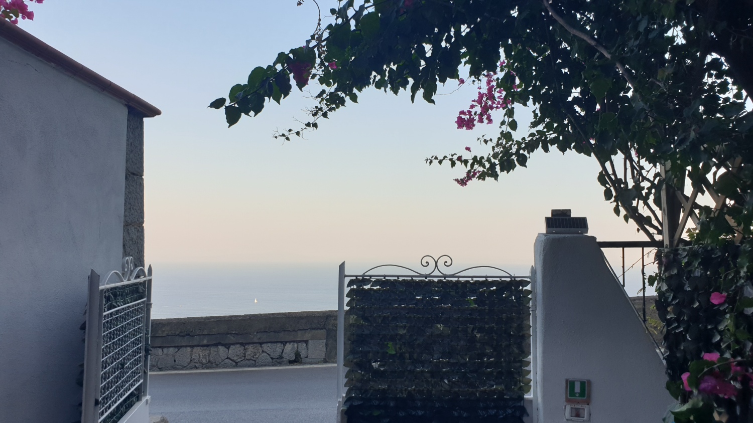 cortile ingresso.jpg