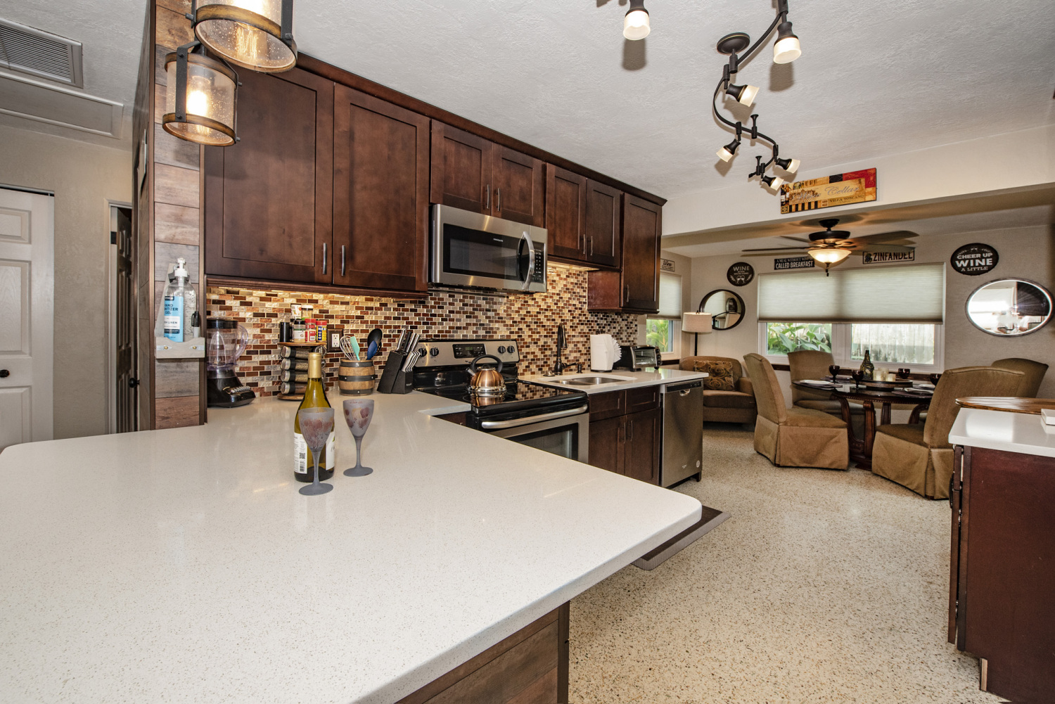 5627_3204 copy_2.jpg