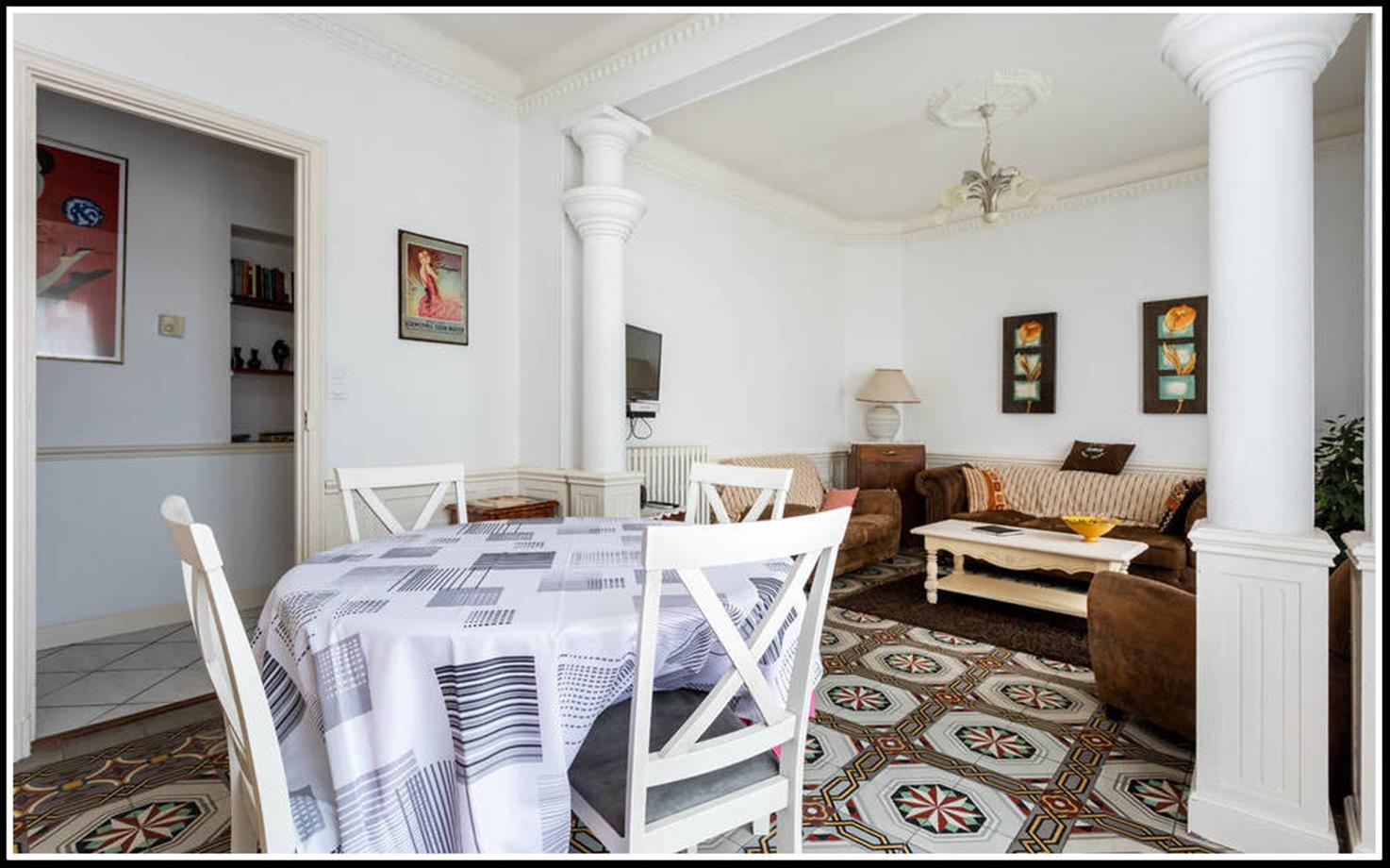 beziersapart apart art déco salon2_resized.jpg