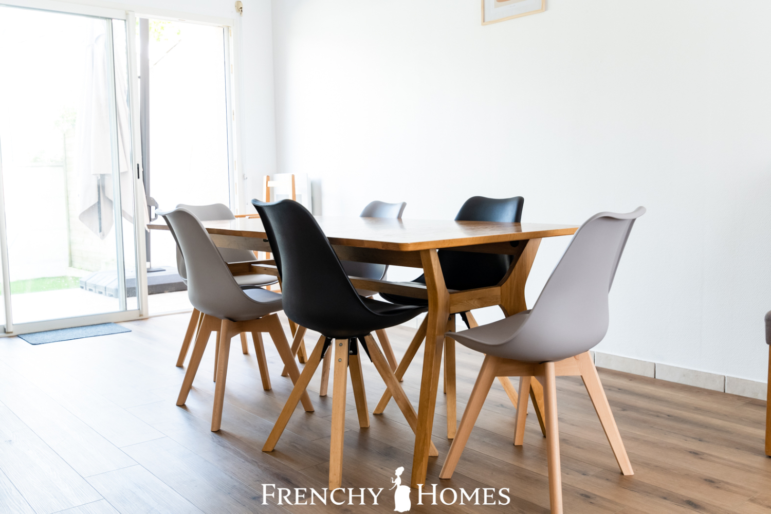 FrenchyHomes23Logo-526.jpg