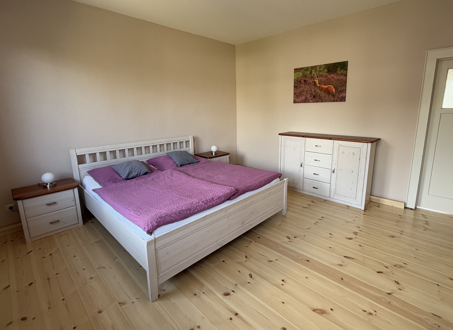 Schlafzimmer groß 2.jpg