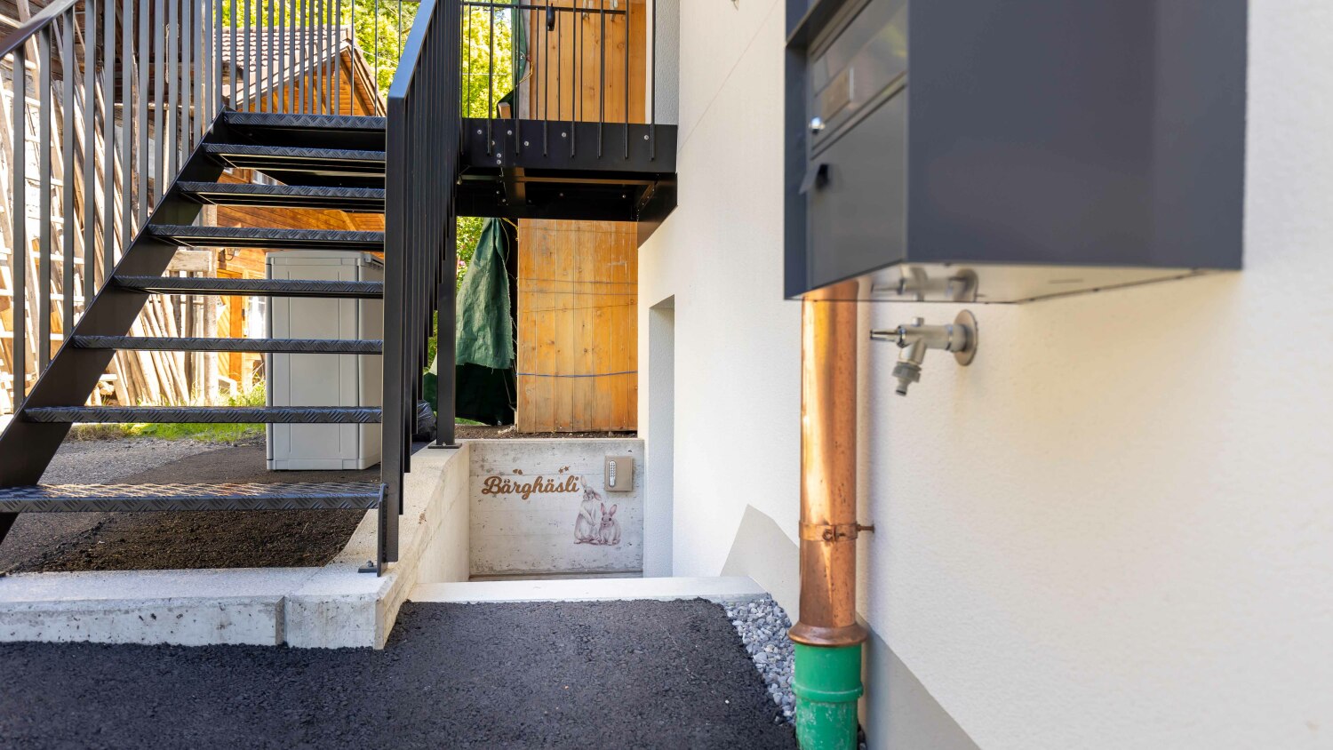 Eingang Hinten 03.jpg