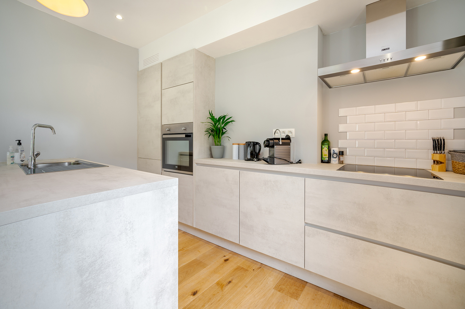 LRoOur-10-02 (8).jpg