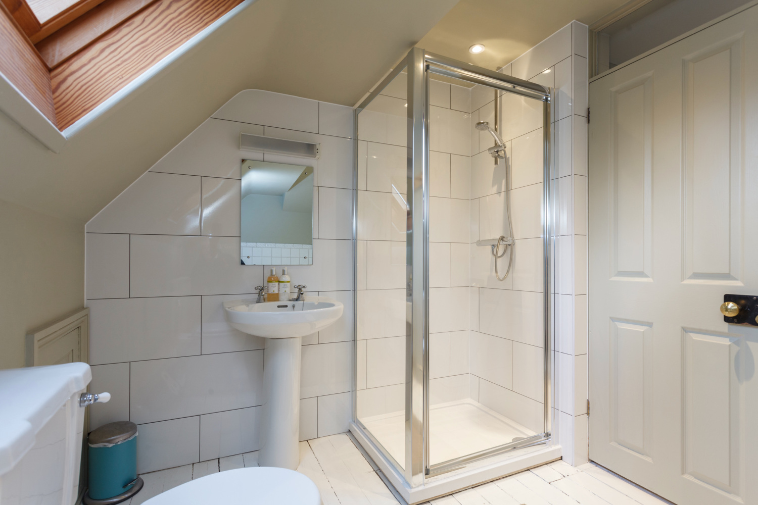 Gate House En-suite.JPG