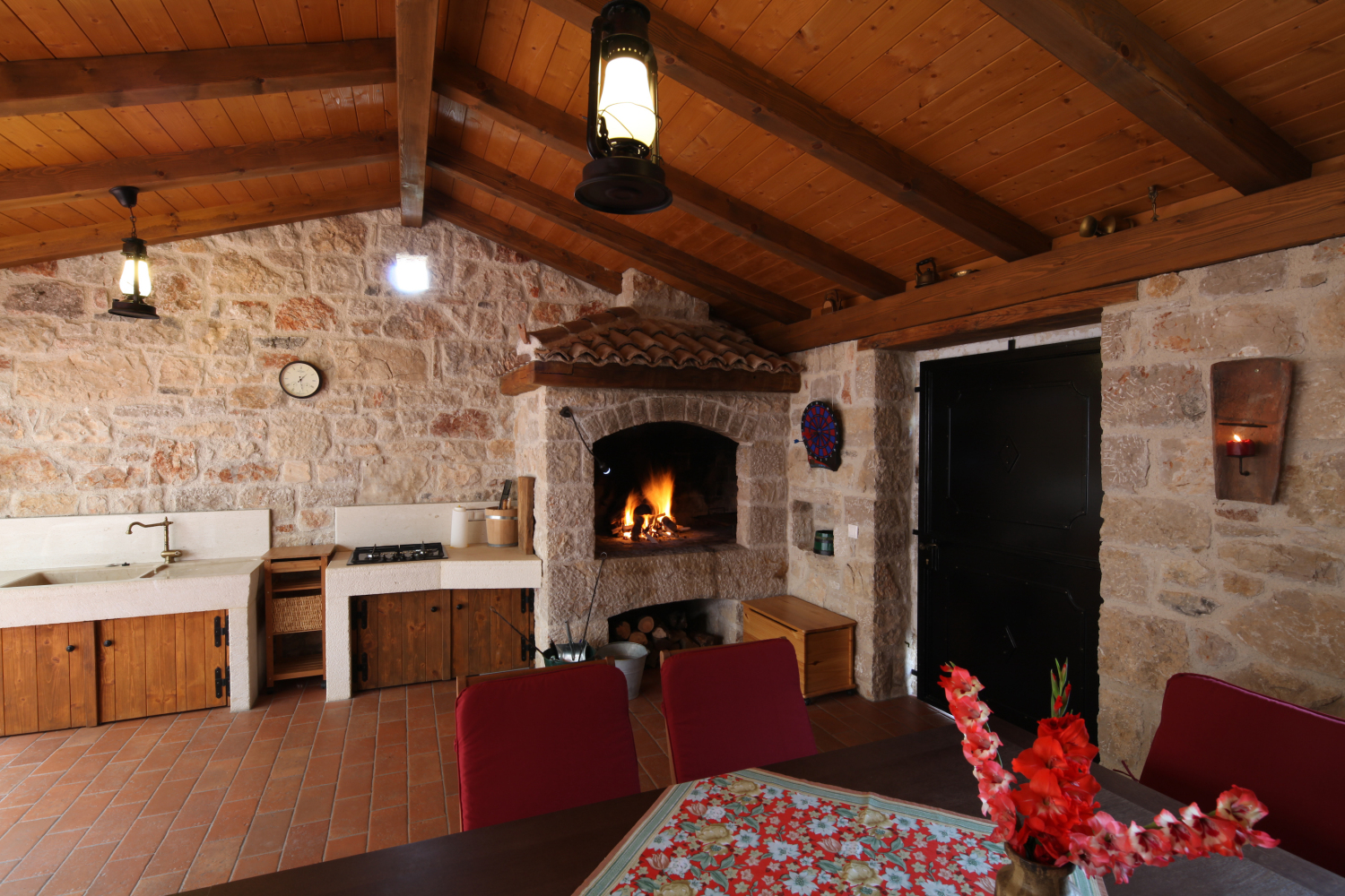 V.Vallis cortiyard9866.jpg