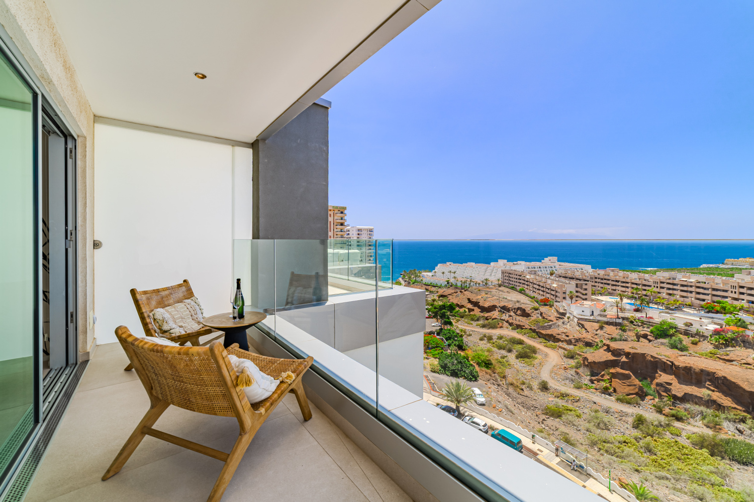 20250617 - 25 - Mi Paraiso - Lucinda - Ocean Garden 1012 - FV +20detalles-1.jpg