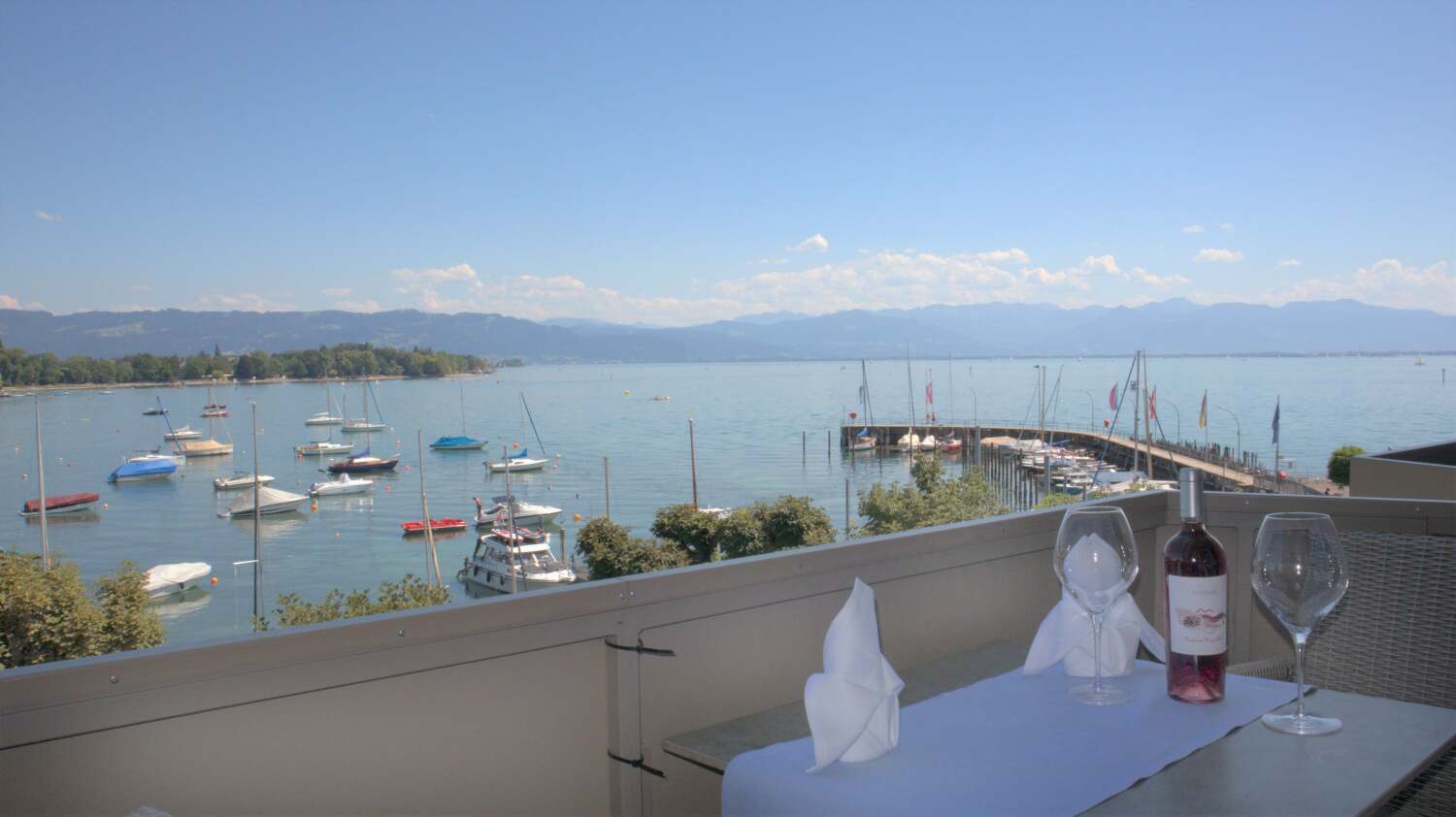 Balkon2 heller-min.jpg