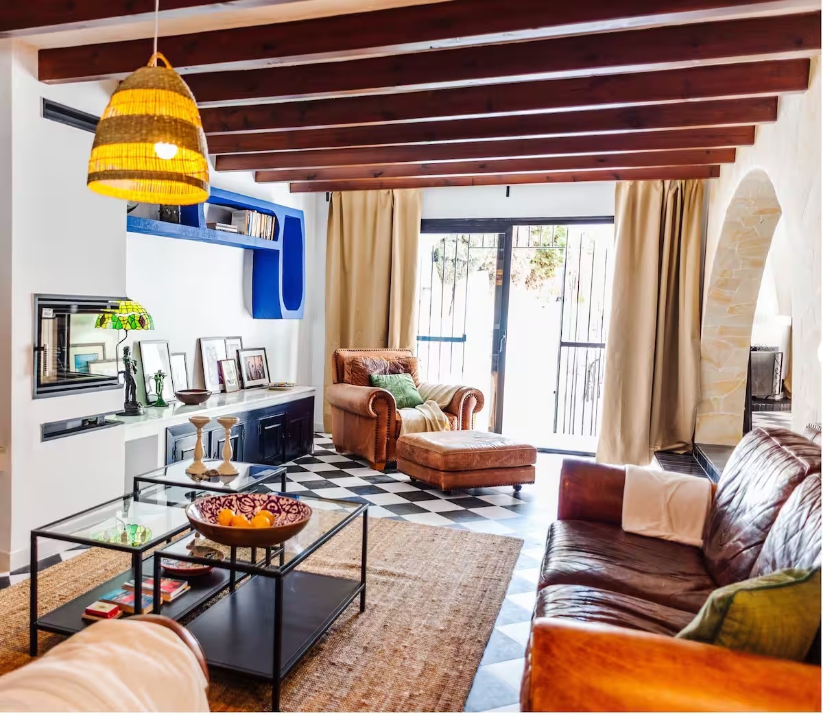 Living Room Lonng.jpg