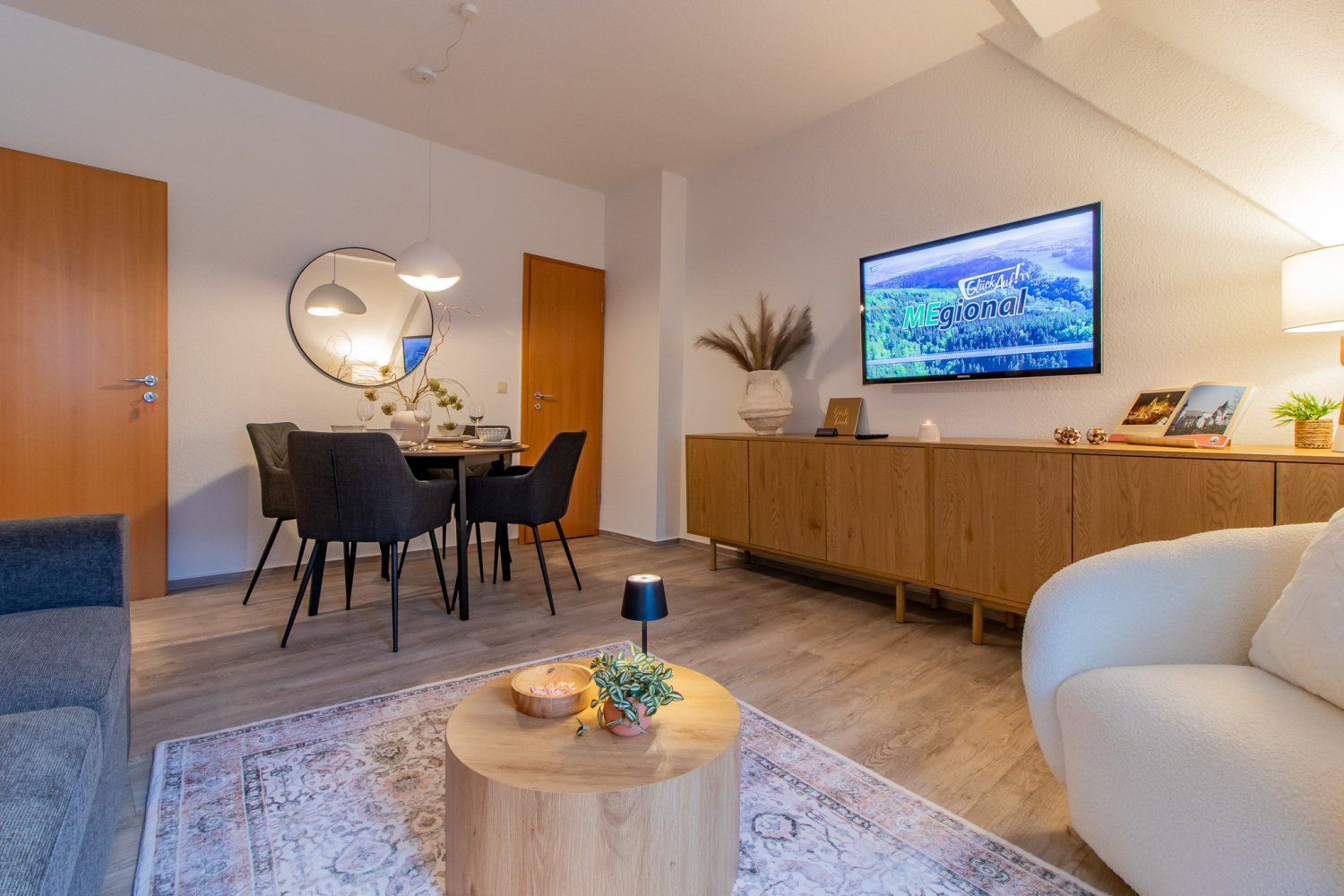 Wohn-Essbereich (3).jpg