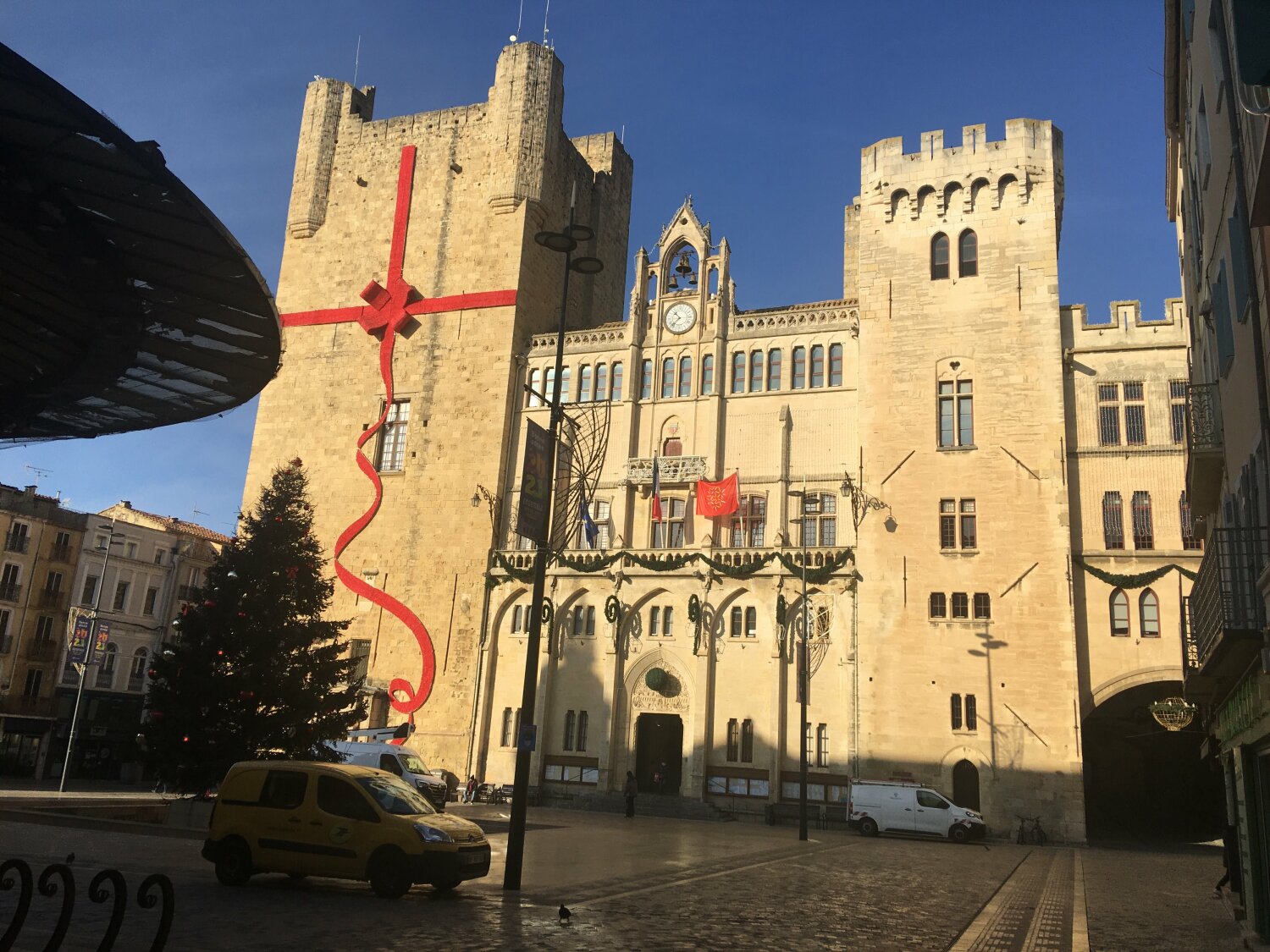 Place de l'Hotel de ville à Noel.JPG