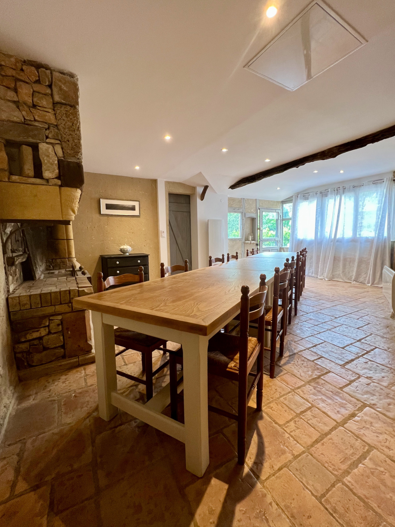 Gite - RDC - Salle a manger - 3.jpeg